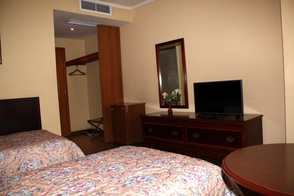 Hotel Regency Корча Экстерьер фото