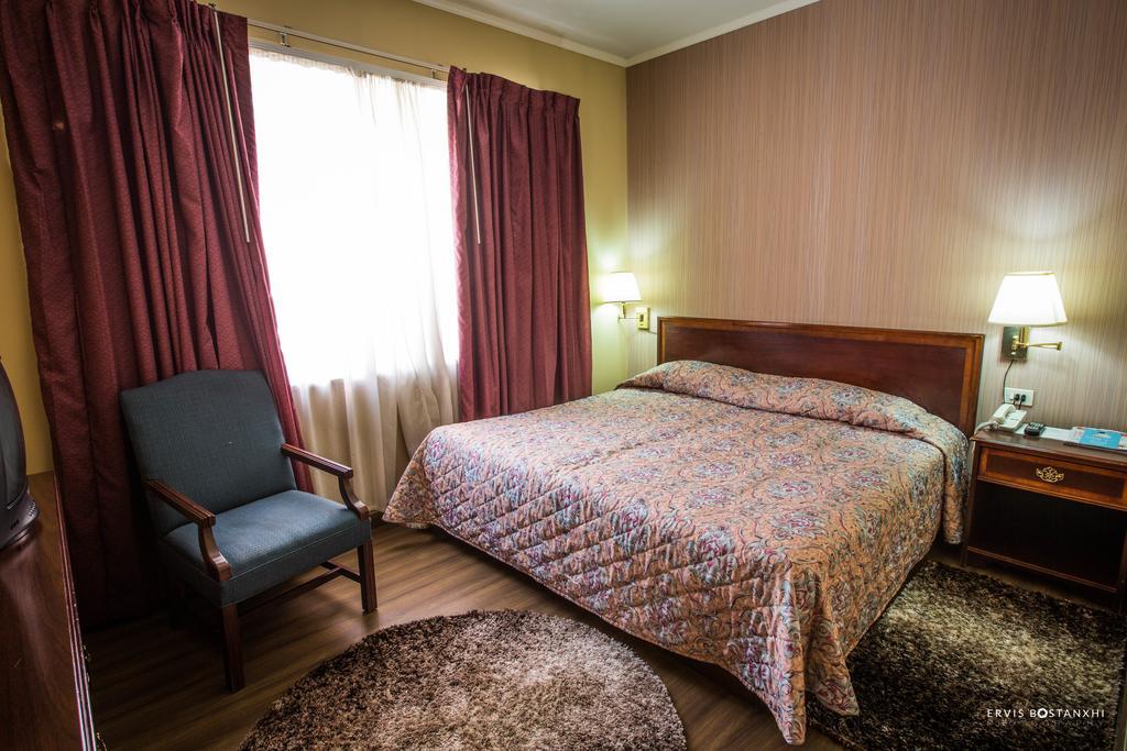Hotel Regency Корча Экстерьер фото
