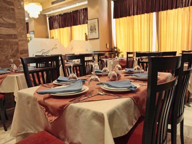 Hotel Regency Корча Экстерьер фото