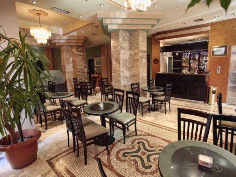 Hotel Regency Корча Экстерьер фото